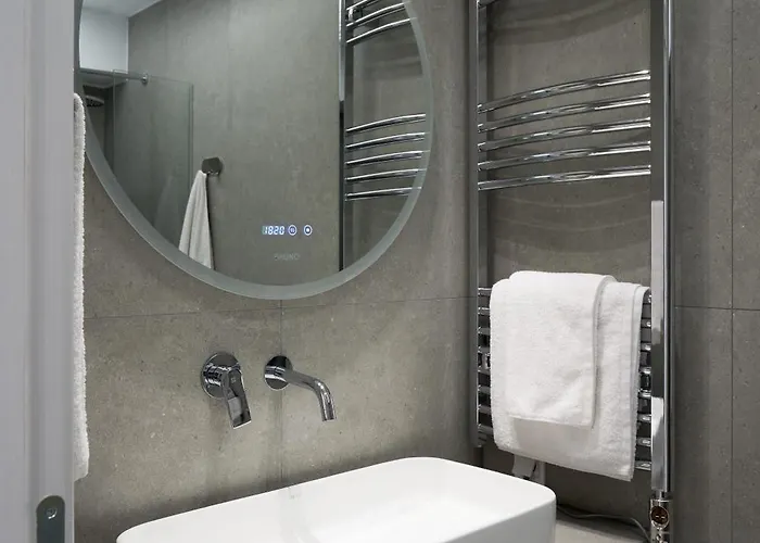 Apartment Thalpos 3 Refined Living In Center Thessaloniki