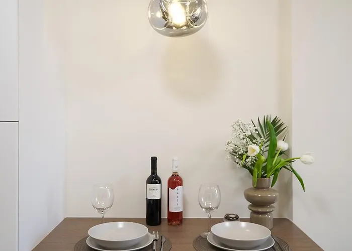 Apartment Thalpos 3 Refined Living In Center Thessaloniki