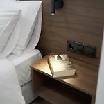 Thalpos 3 Refined Living In Center Апартаменты