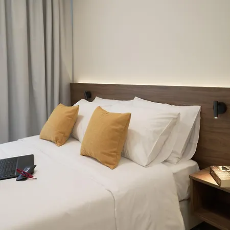 Thalpos 3 Refined Living In Center * Soluň