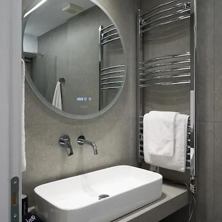 Apartament Thalpos 3 Refined Living In Center Saloniki